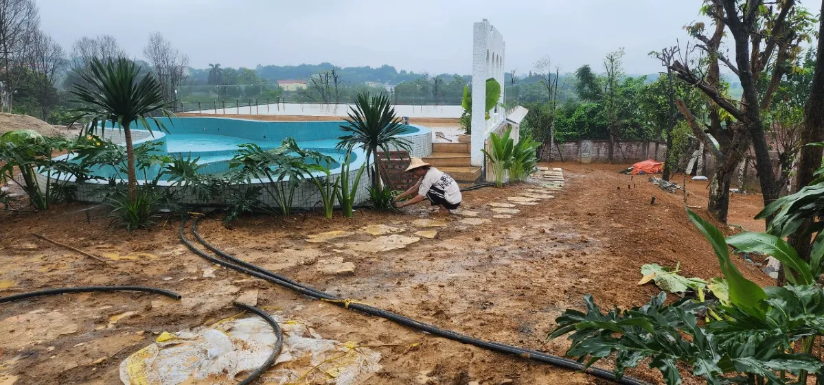 lap he thong tuoi nho giot cho khu nghi duong